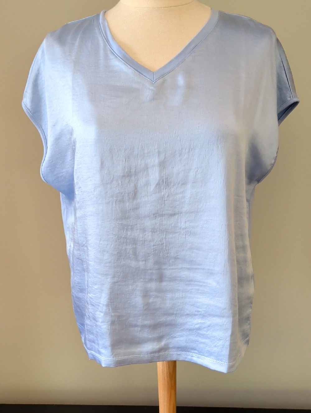 Charlie B Light Blue V-Neck Short Sleeve Top w/ Satin Front And Knit Back